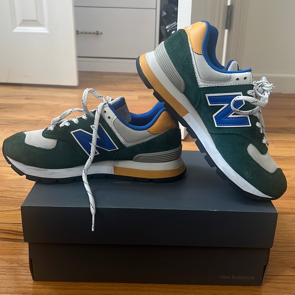 New Balance • Men 574 Green & Royal Blue
